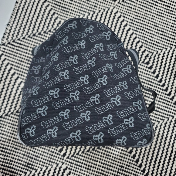 ARITZIA TNA Vintage Mini Travel TNA Logo Tote Bag - Picture 4 of 13